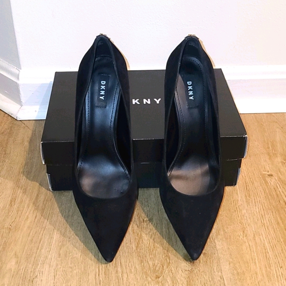DKNY Black Pumps